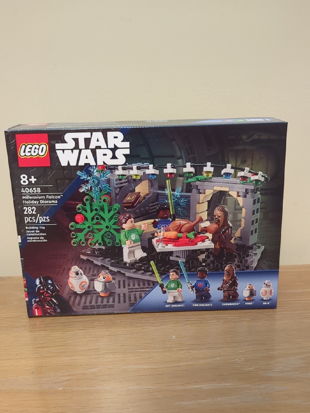 LEGO Star Wars Holiday Millennium Falcon Diorama  Brand New 282 piece- Retired